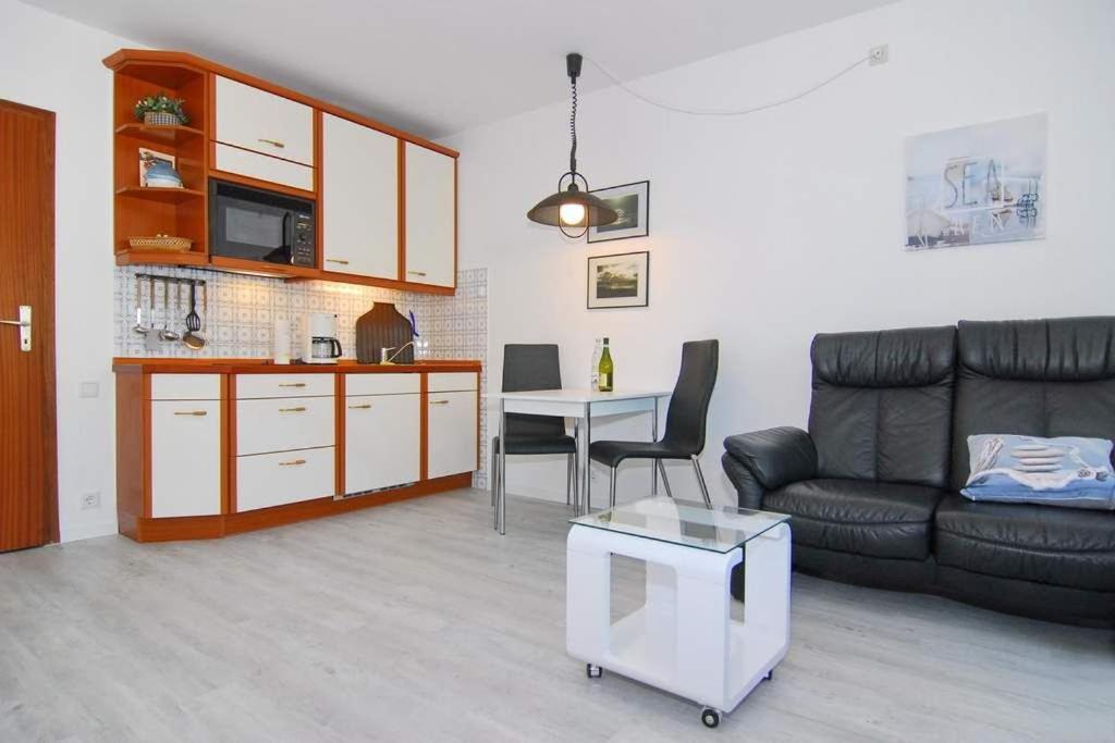 Apartment Klaus-groth-strasse 2, Whg 10 *